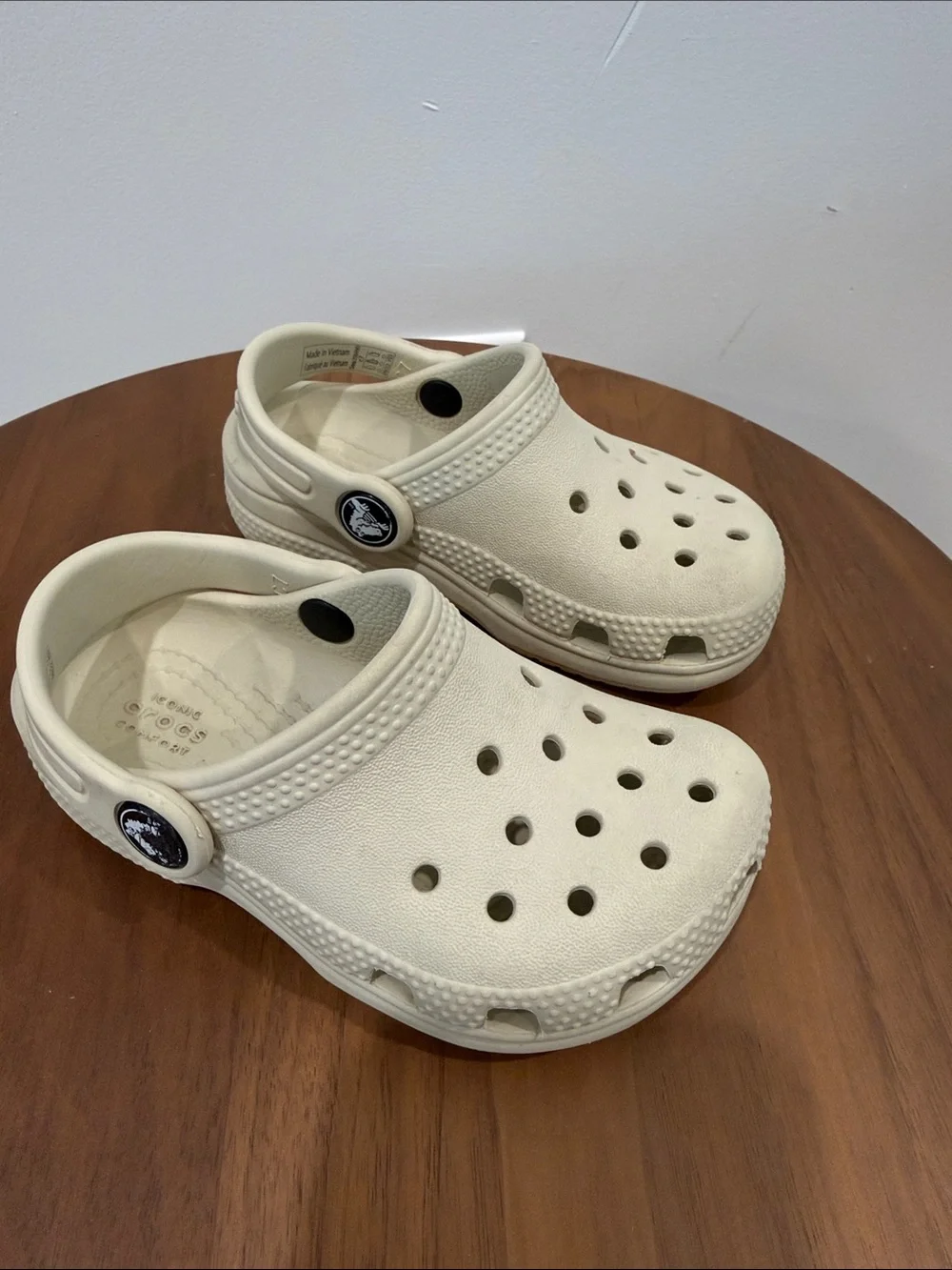 CROCS Kids Classic Clog in Beige